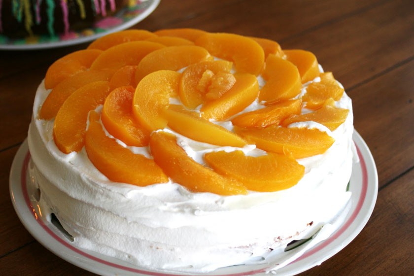 Peaches n’ Cream Cake