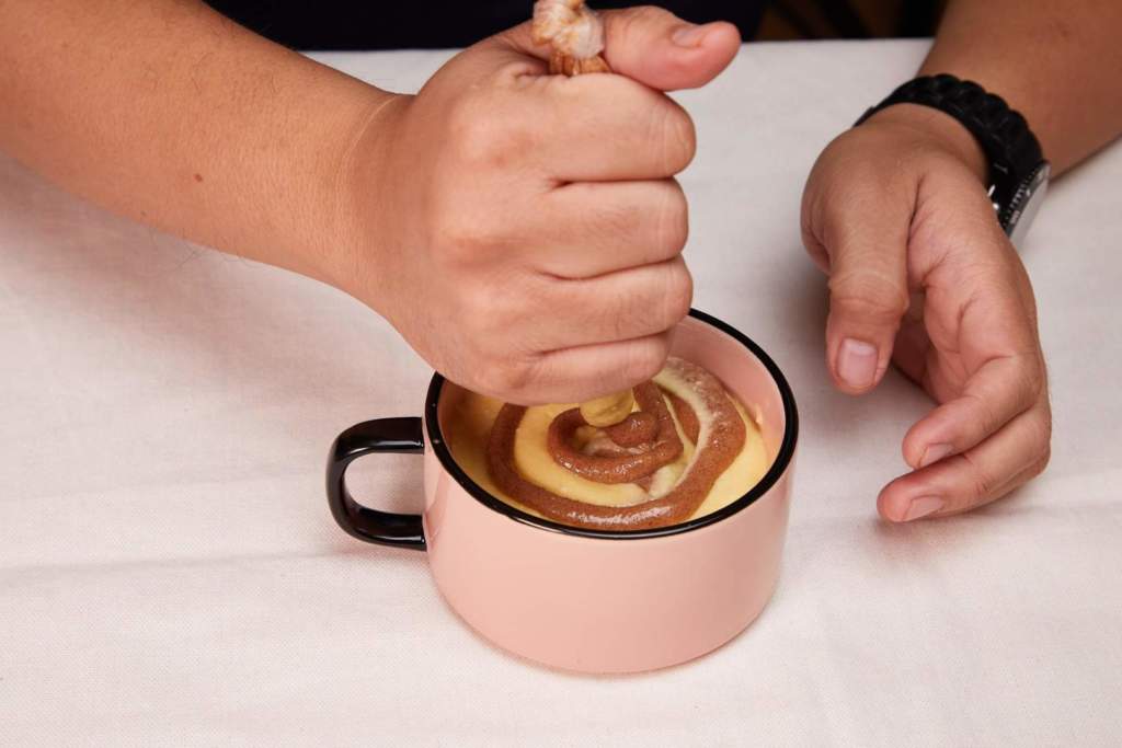 Cinnamon Roll Mugcake