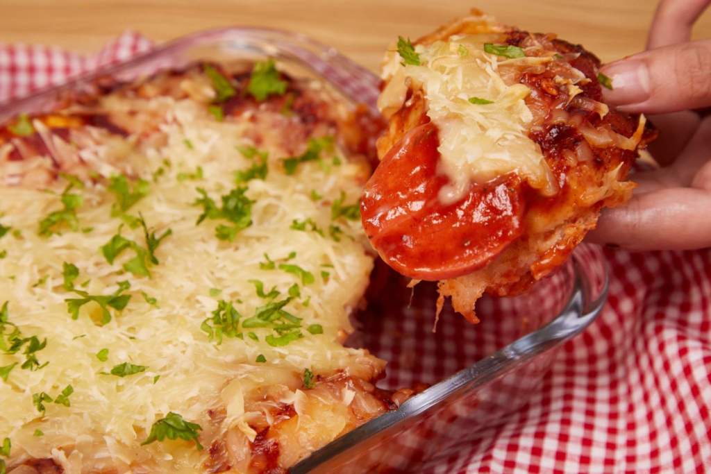 Pull-Apart Cheesy Garlic Bread Pizza Buns
