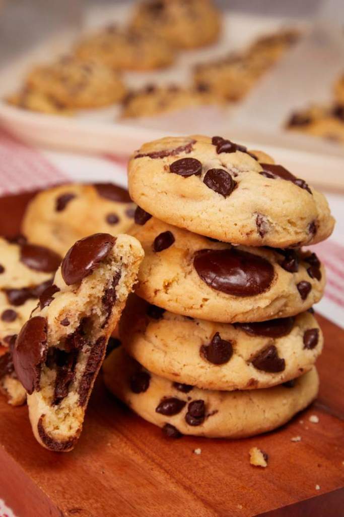 Thick And Moist Chocolate Chip Cookies