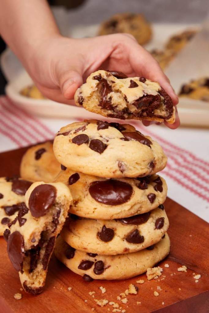 Thick And Moist Chocolate Chip Cookies