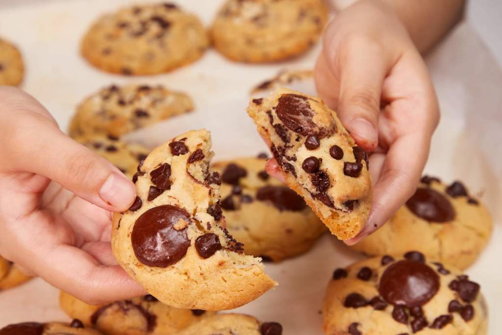 Thick And Moist Chocolate Chip Cookies