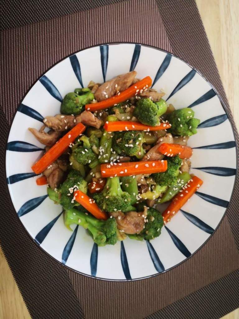 Chicken and Broccoli in Teriyaki Sauce