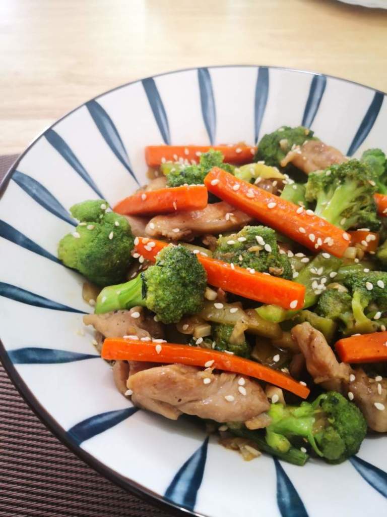 Chicken and Broccoli in Teriyaki Sauce