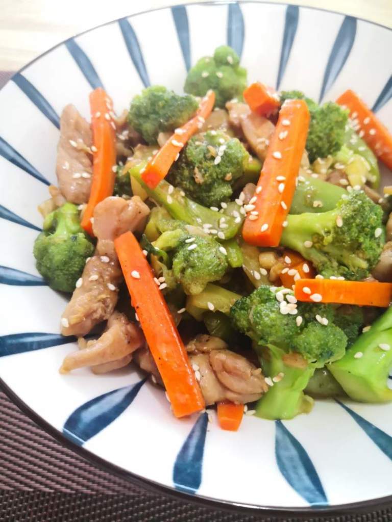 Chicken and Broccoli in Teriyaki Sauce