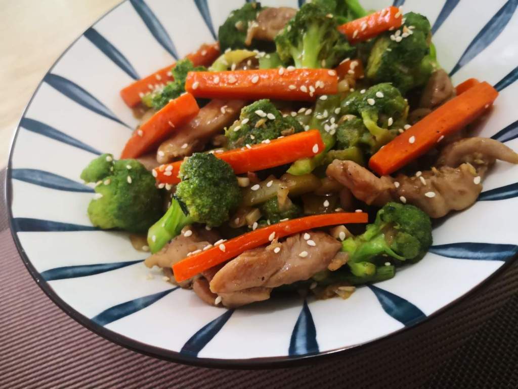 Chicken and Broccoli in Teriyaki Sauce